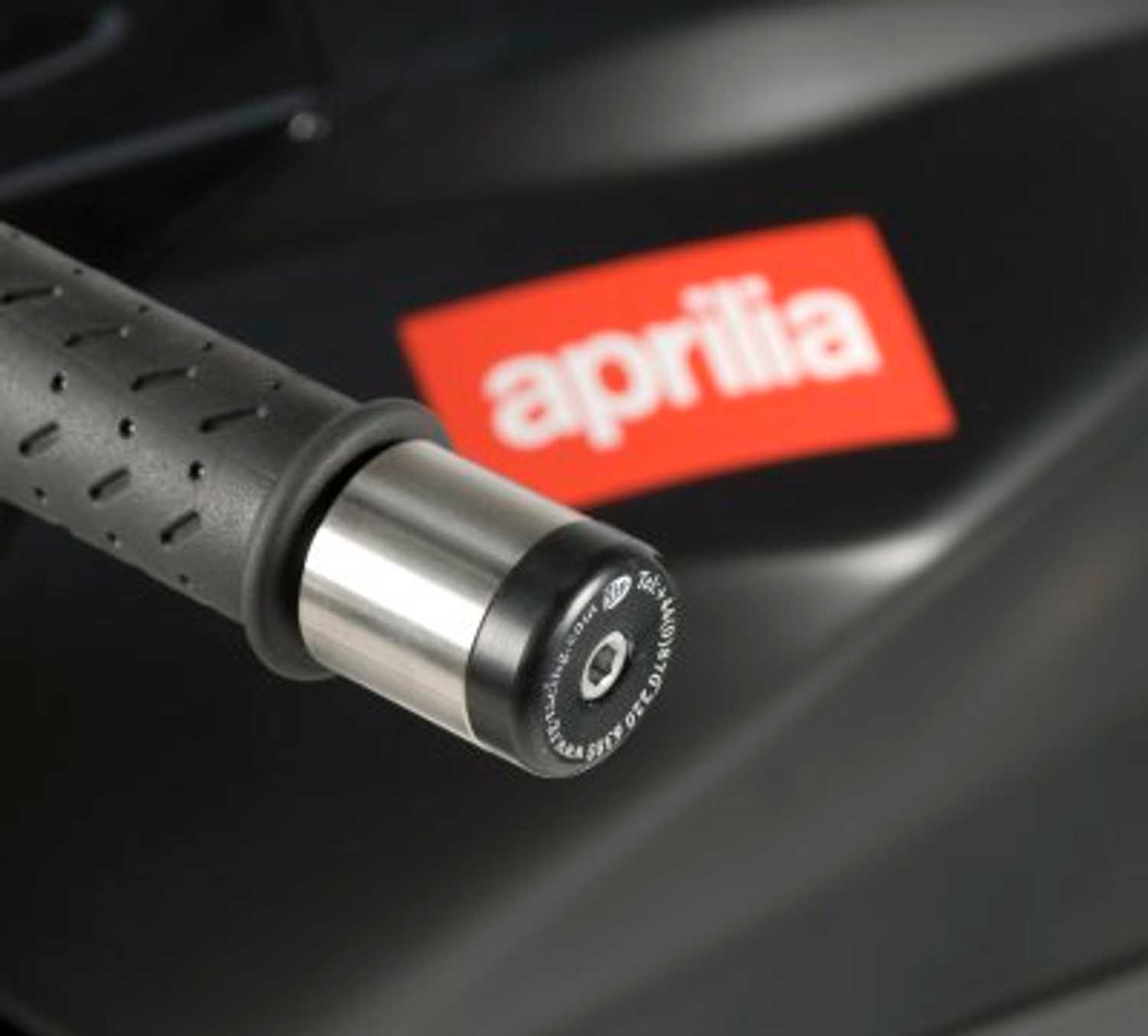 R&G Racing Bar End Sliders for Aprila RSVR '00-'10, Tuono All Models, Futura '01-'05 and Suzuki Inazuma 250 '11-'17 R&G Racing Bar End Sliders for Aprila RSVR '00-'10, Tuono All Models, Futura '01-'05 and Suzuki Inazuma 250 '11-'17